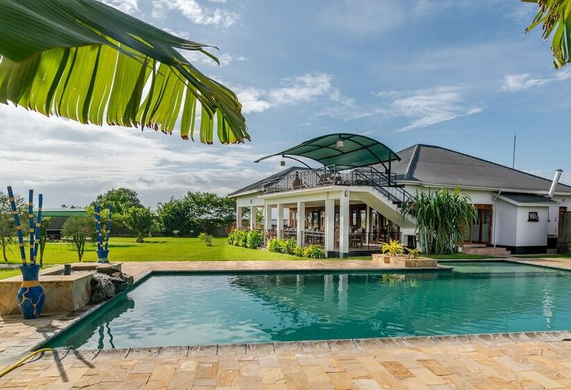 Отель Moyoni Airport Lodge