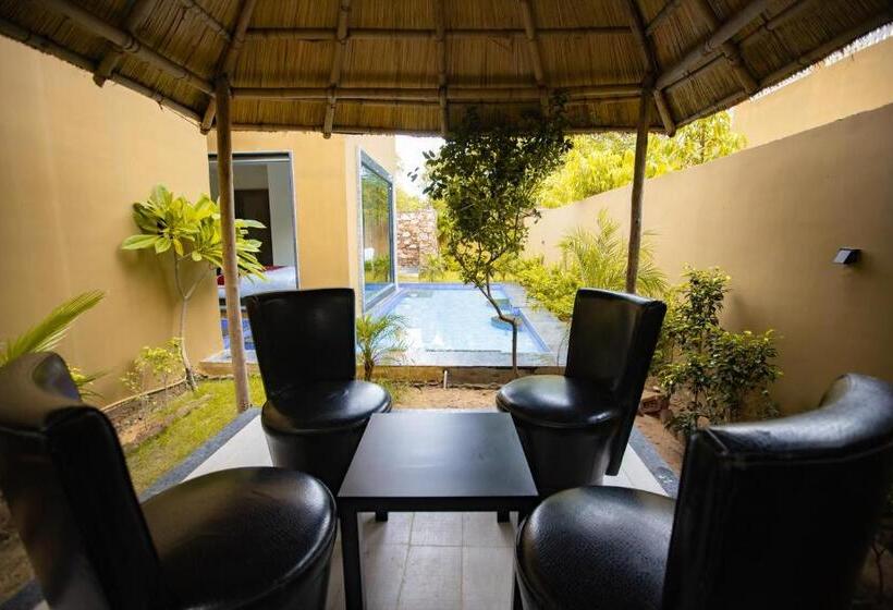 هتل Nature Village Resort