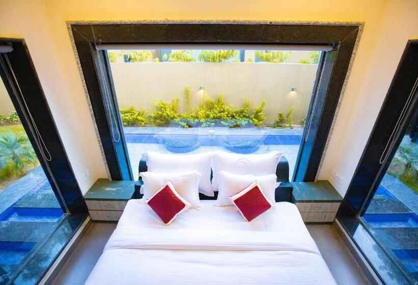 هتل Nature Village Resort