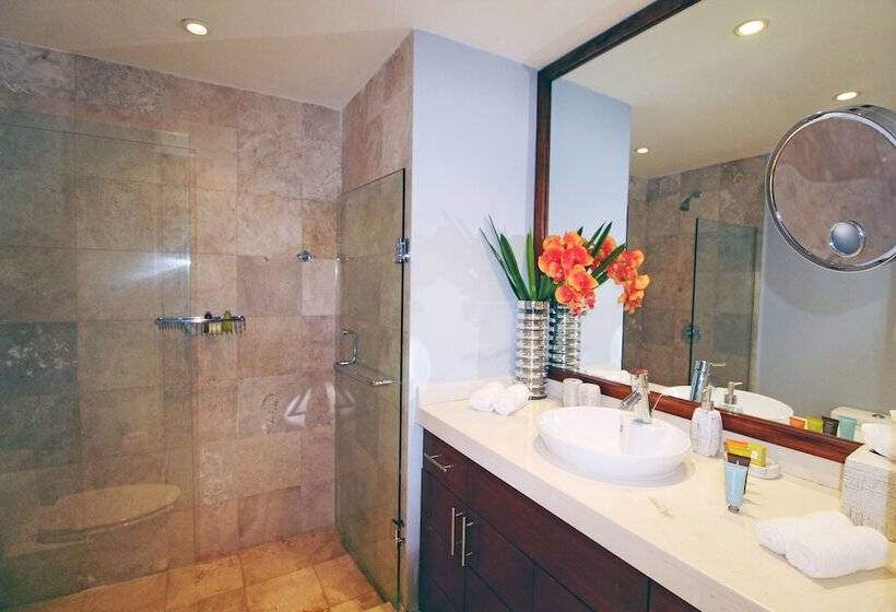 هتل Punta Mita Luxury Beachfront Condo