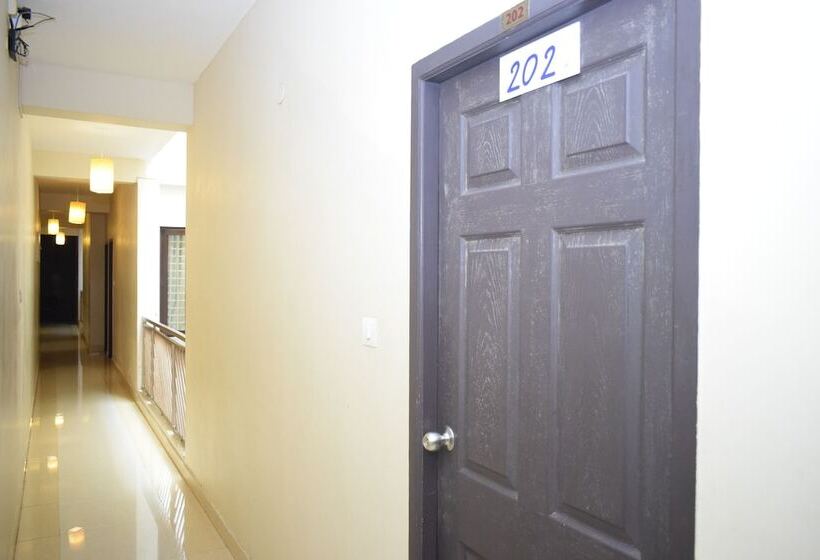 בית מלון כפרי Ramana Residency