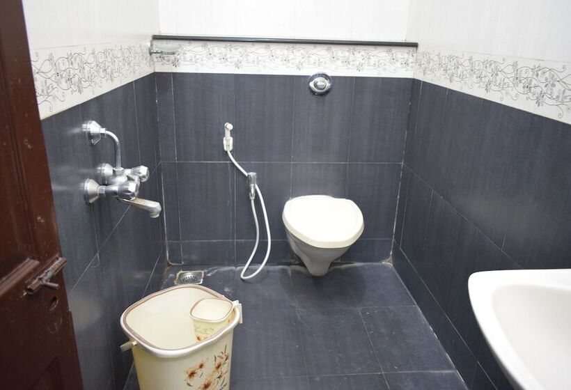 בית מלון כפרי Ramana Residency