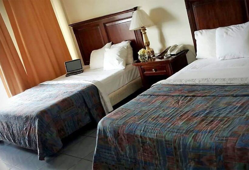 هتل Suites La Aurora