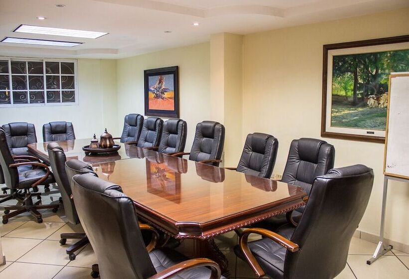 هتل Suites La Aurora