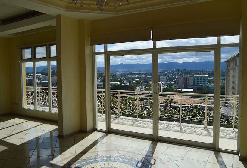 هتل Suites La Aurora