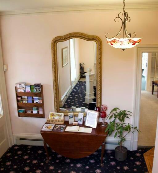 فندق Tattingstone Inn