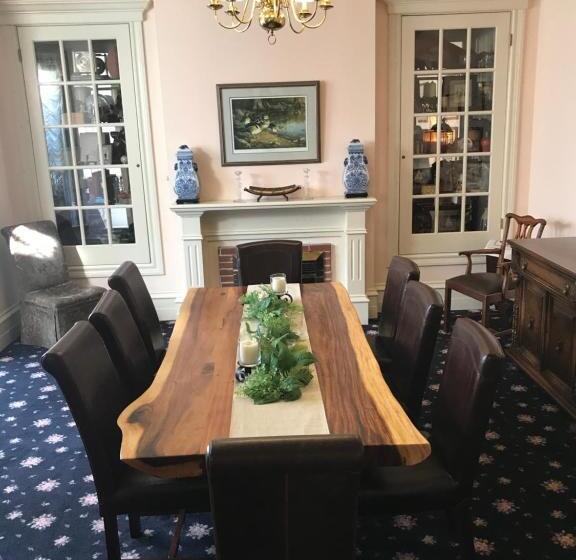 فندق Tattingstone Inn