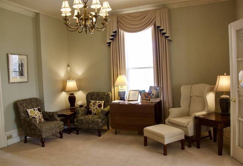 فندق Tattingstone Inn