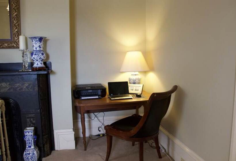 فندق Tattingstone Inn