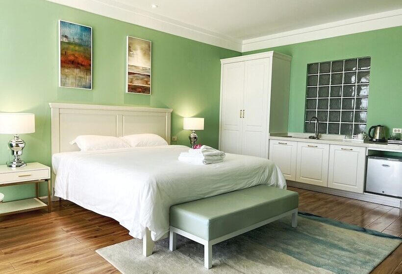 בית מלון כפרי Tinian Diamond