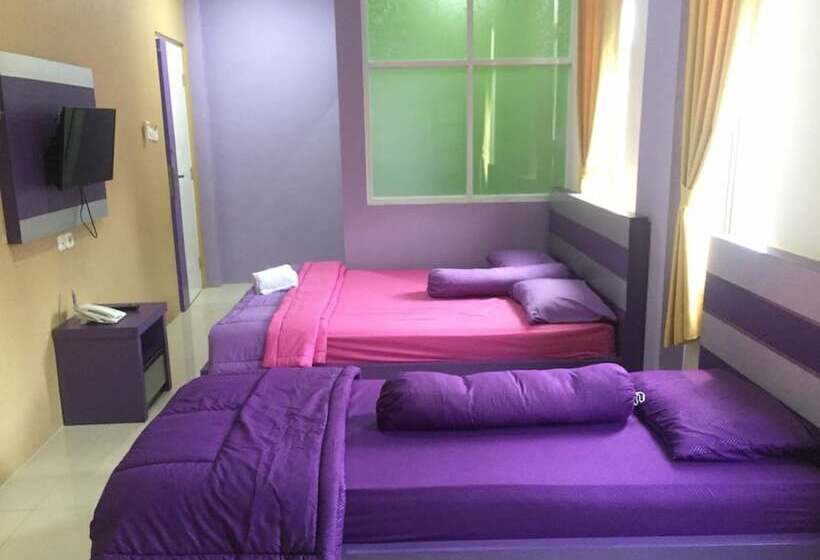 ホテル Ungu Pas Kangen Bekasi