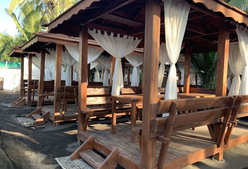 בית מלון כפרי Villa Mj Maristela Beach Resort