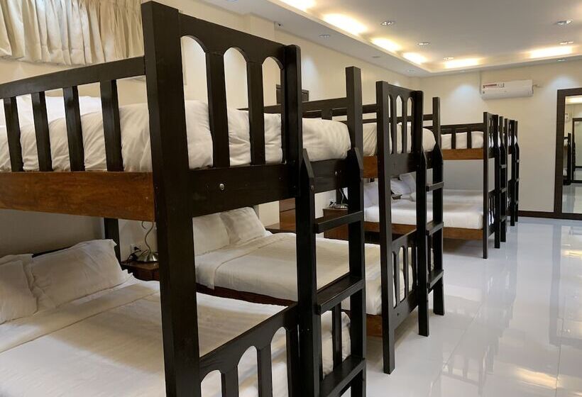 בית מלון כפרי Villa Mj Maristela Beach Resort