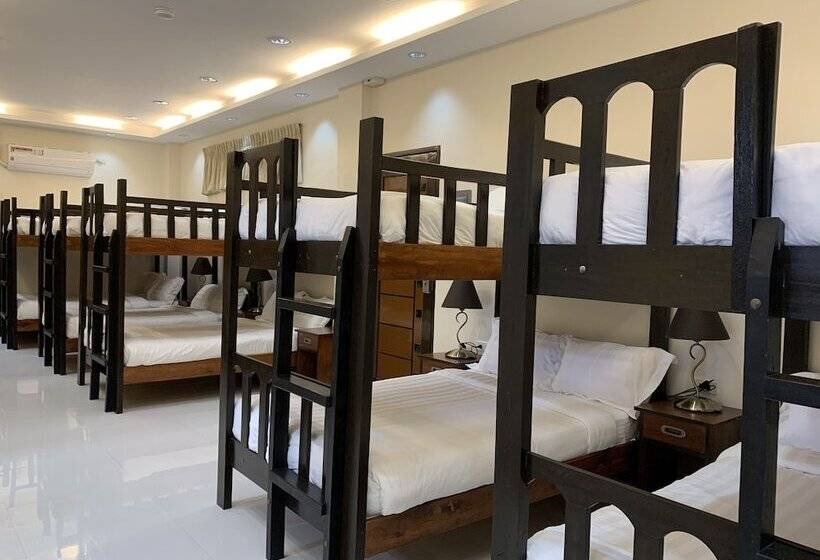 בית מלון כפרי Villa Mj Maristela Beach Resort