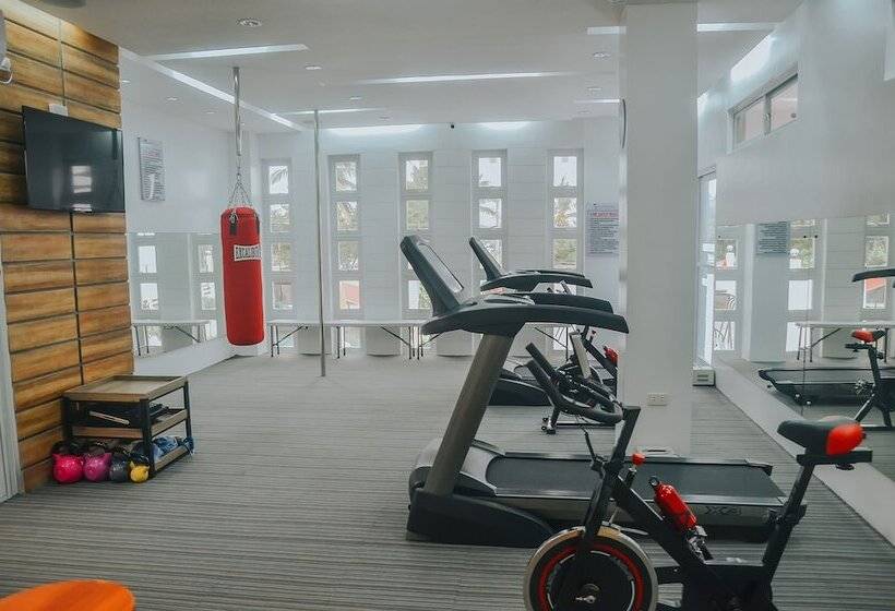 בית מלון כפרי Villa Mj Maristela Beach Resort