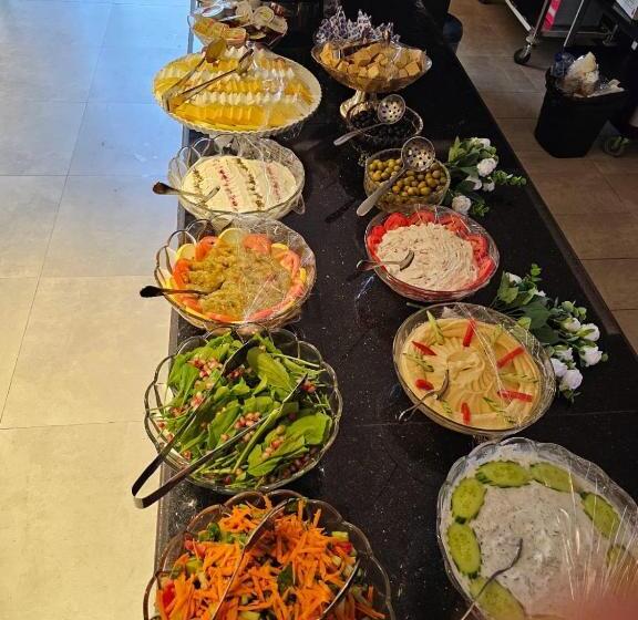 בית מלון כפרי Y Platinum