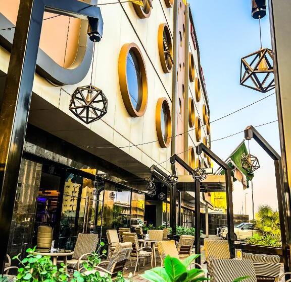 בית מלון כפרי Y Platinum