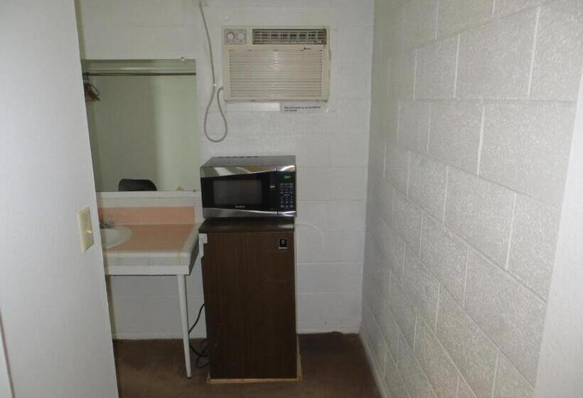 فندق على الطريق Holiday Lodge