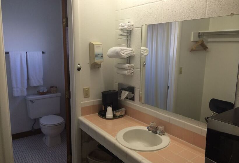 فندق على الطريق Holiday Lodge