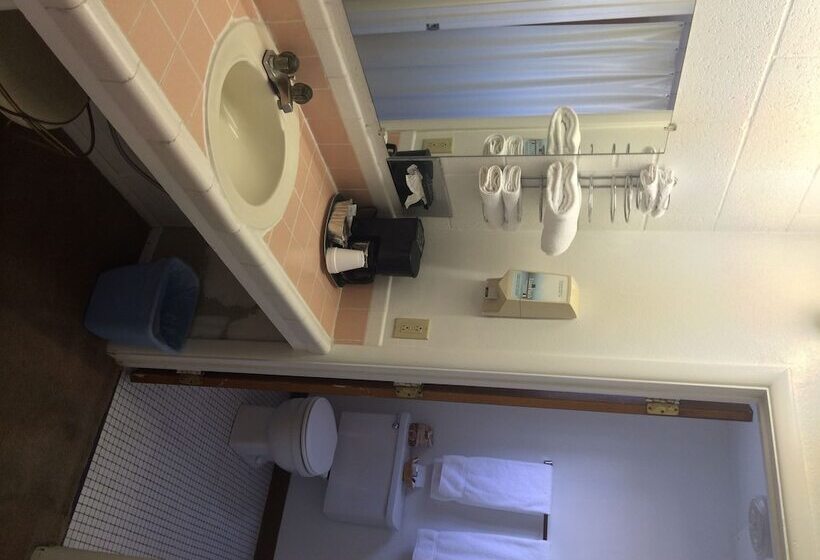 فندق على الطريق Holiday Lodge