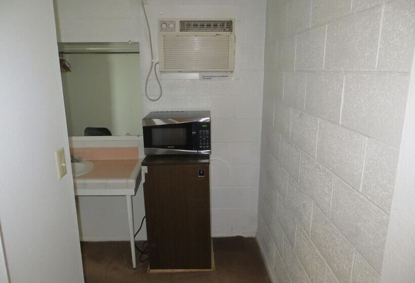 فندق على الطريق Holiday Lodge