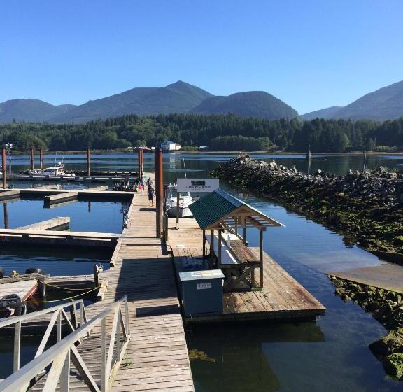 汽车旅馆 Island West Resort