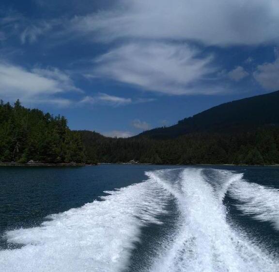 汽车旅馆 Island West Resort