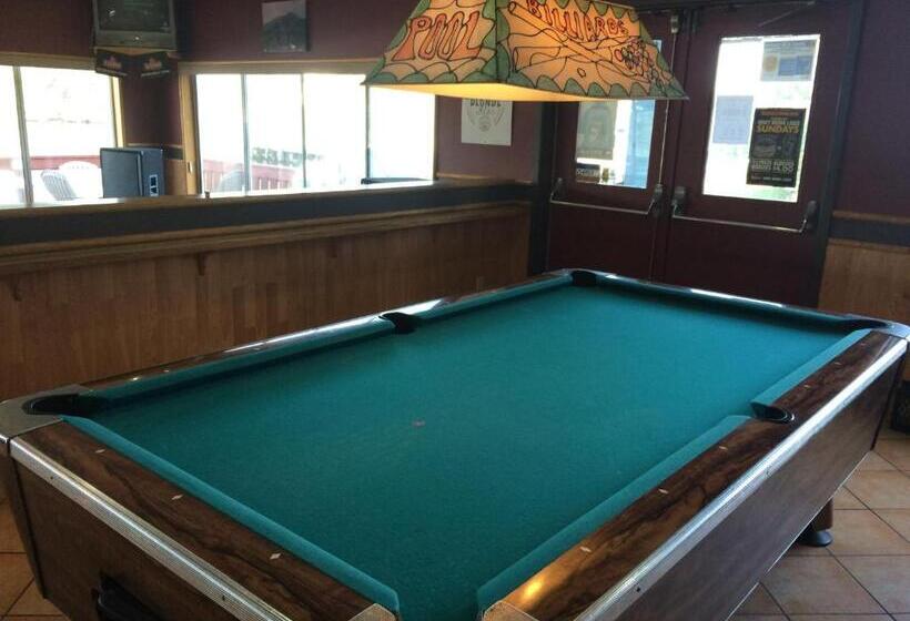 汽车旅馆 Island West Resort