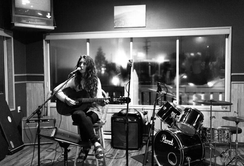 汽车旅馆 Island West Resort