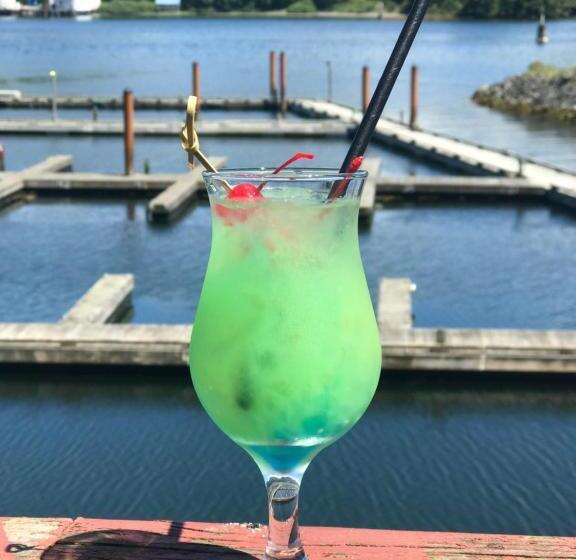 汽车旅馆 Island West Resort