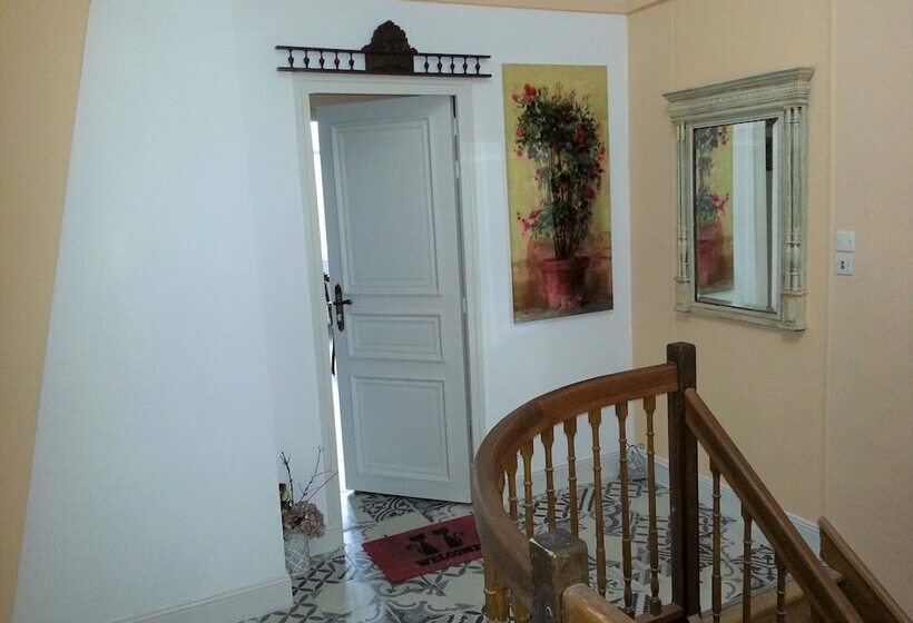 بنسيون Château De Saint Bohaire