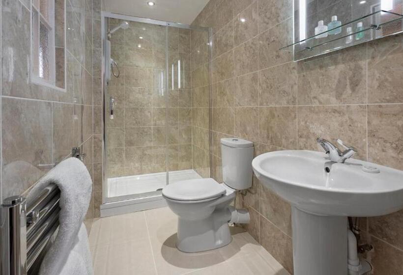 بنسيون Beechwood