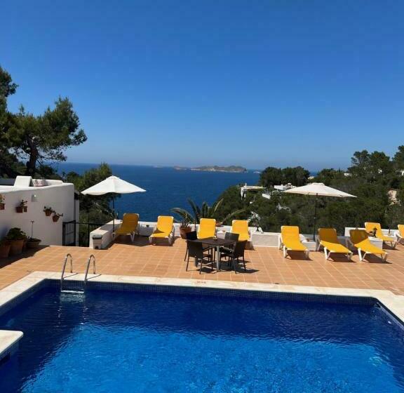 بنسيون Hostal Cala Moli