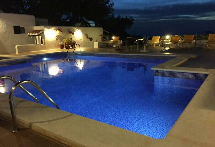 פנסיון Hostal Cala Moli