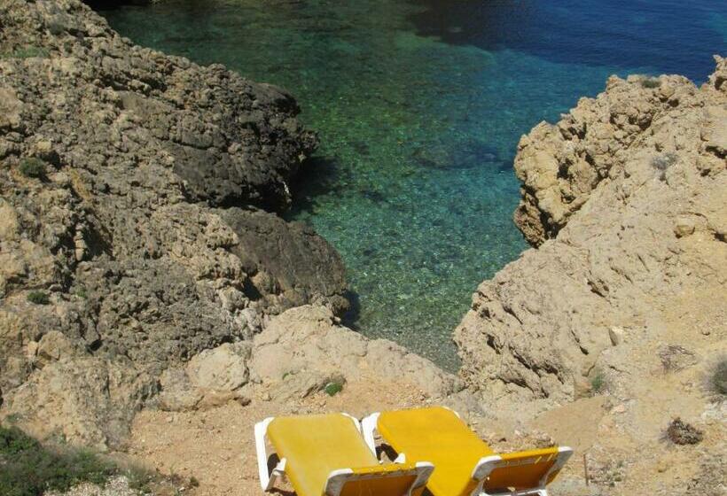 פנסיון Hostal Cala Moli