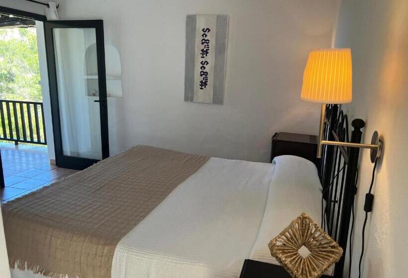 פנסיון Hostal Cala Moli