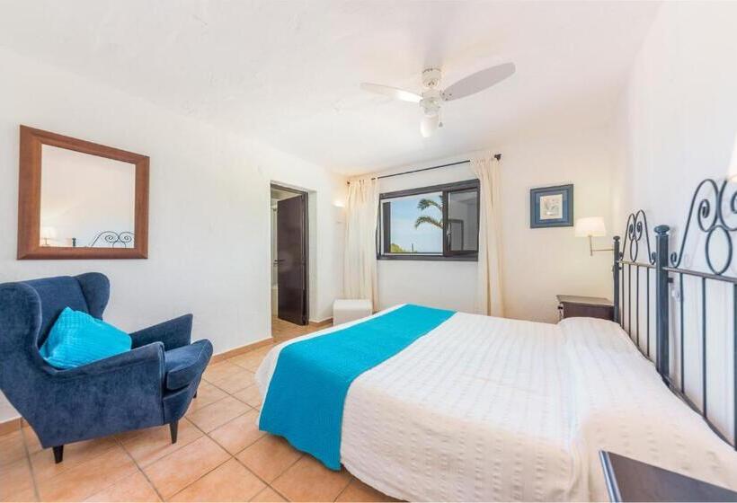 بنسيون Hostal Cala Moli