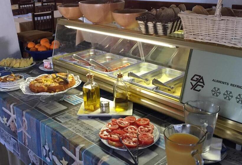 פנסיון Hostal Cala Moli