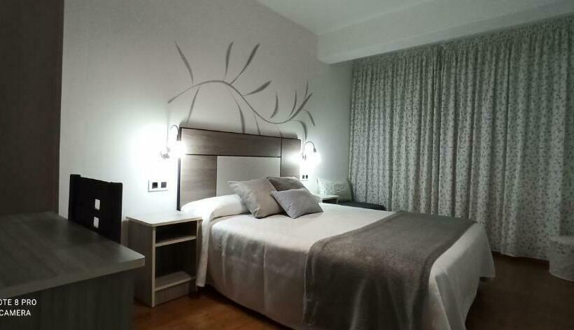 بنسيون Hostal Rivas