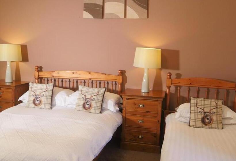 פנסיון Strathardle Lodge