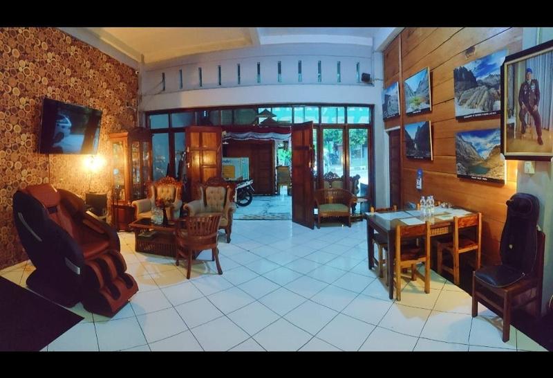 펜션 The Carstensz Homestay