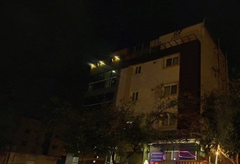 ペンション Treebo Trend Sampradaya Bistro