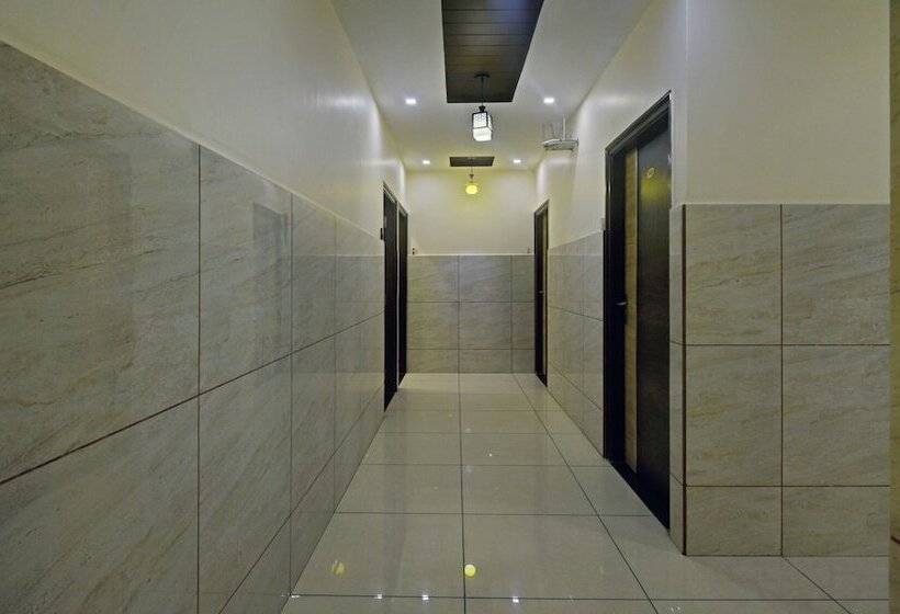 ペンション Treebo Trend Sampradaya Bistro