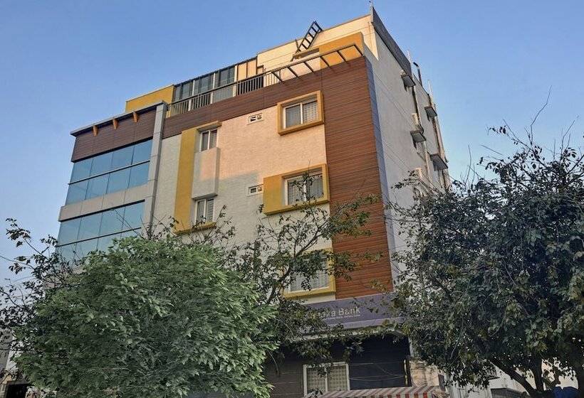 ペンション Treebo Trend Sampradaya Bistro