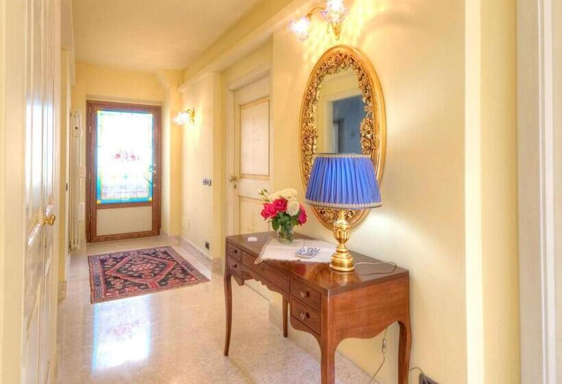 بنسيون Velia Mare