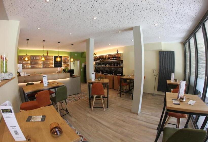 بنسيون Weinstube Bycastors