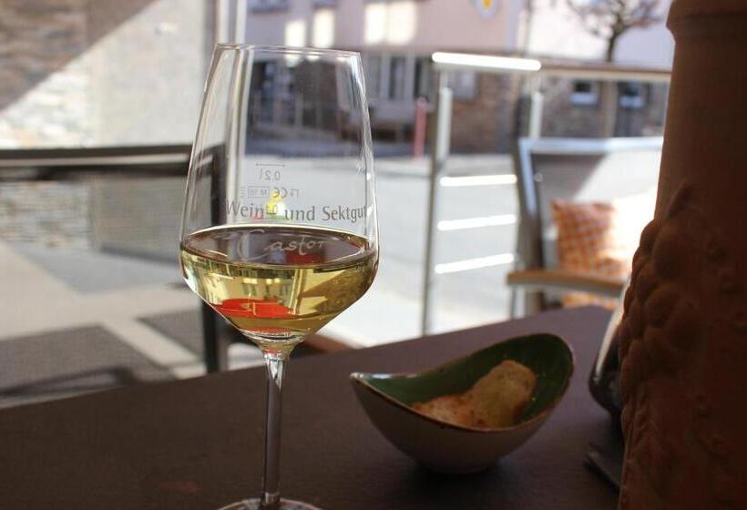 بنسيون Weinstube Bycastors