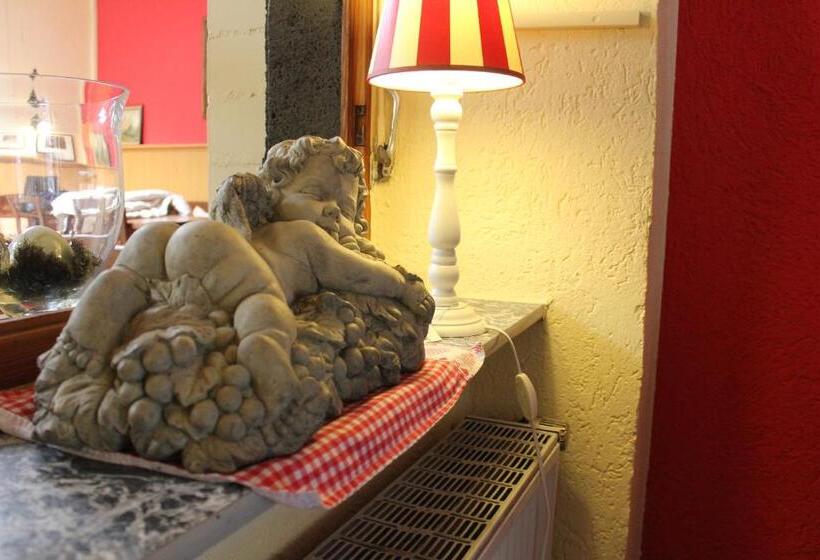 بنسيون Weinstube Bycastors