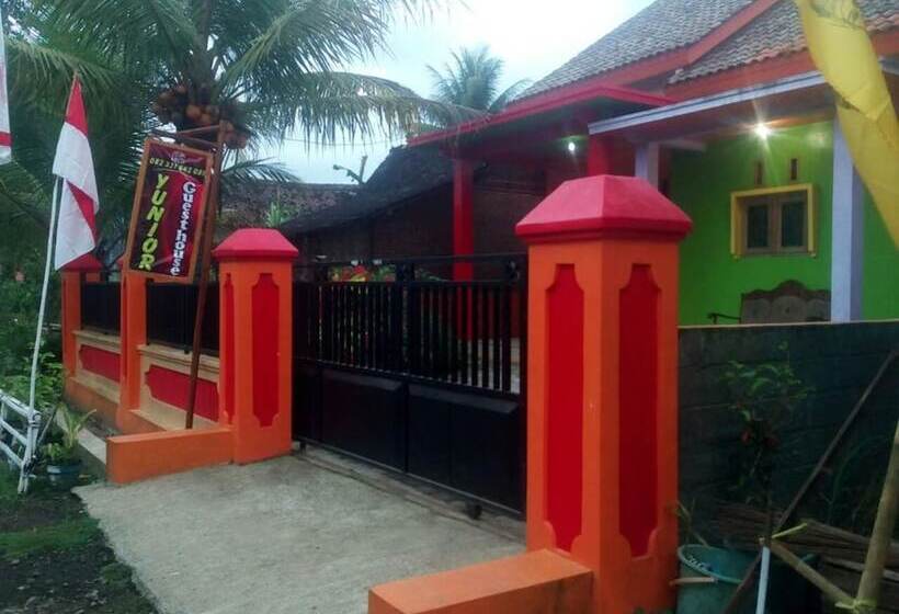 פנסיון Yunior Guesthouse