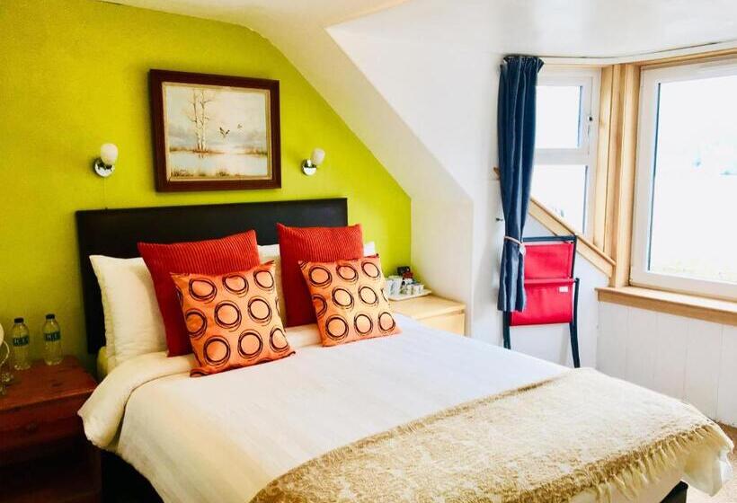 Rowantreebank Bed And Breakfast